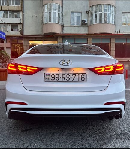 Hyundai Elantra 2018, 109,435 km - 1.6 l - Bakı