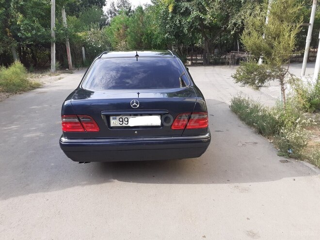 Mercedes E 240 1999, 356,200 km - 2.4 l - Sabirabad