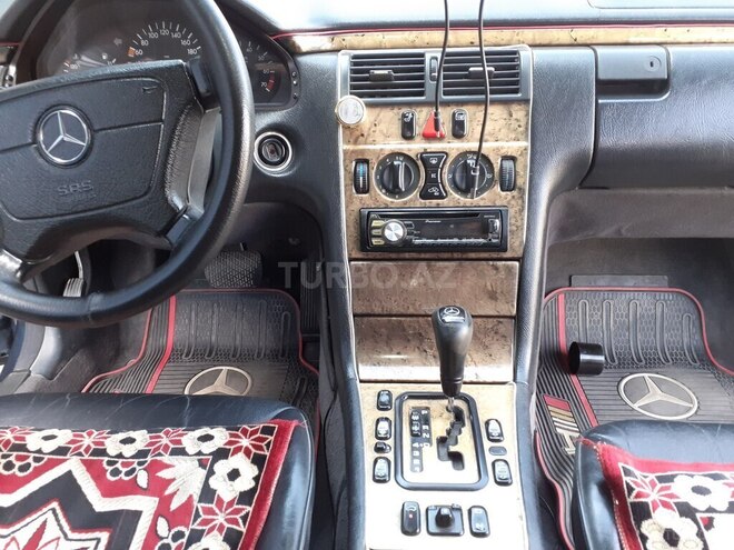 Mercedes E 240 1999, 356,200 km - 2.4 l - Sabirabad