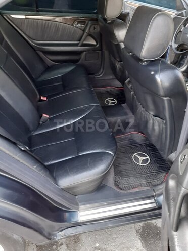 Mercedes E 240 1999, 356,200 km - 2.4 l - Sabirabad