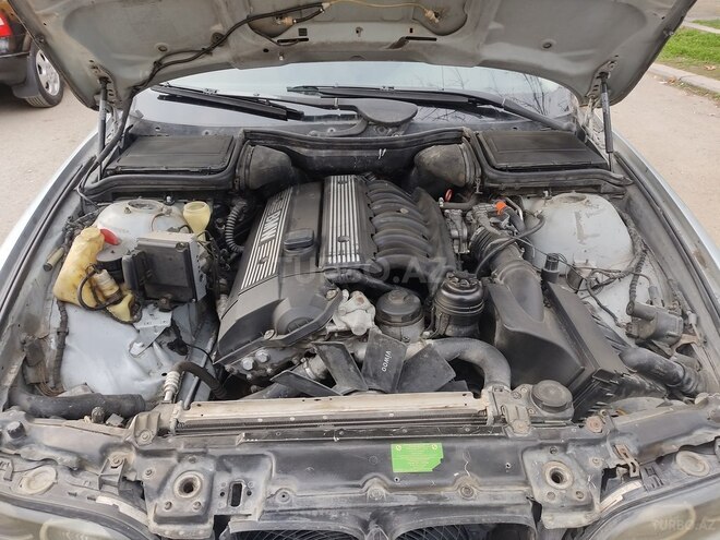 BMW 528 1997, 10,400 km - 2.8 l - Şirvan
