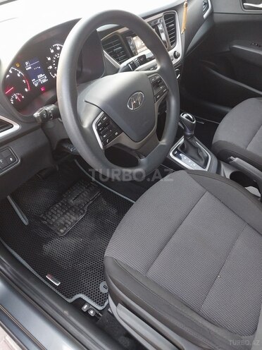 Hyundai Accent 2018, 107,890 km - 1.6 л - Şirvan