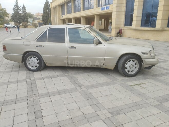 Mercedes E 250 1991, 450,000 km - 2.5 l - Bakı