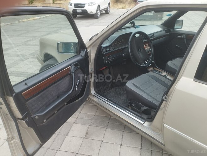 Mercedes E 250 1991, 450,000 km - 2.5 l - Bakı