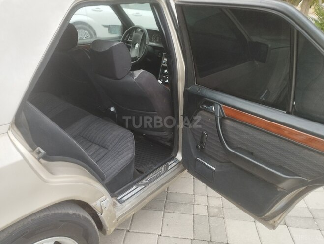 Mercedes E 250 1991, 450,000 km - 2.5 l - Bakı