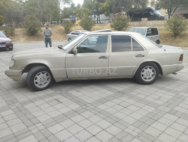 Mercedes E 250 1991, 450,000 km - 2.5 l - Bakı