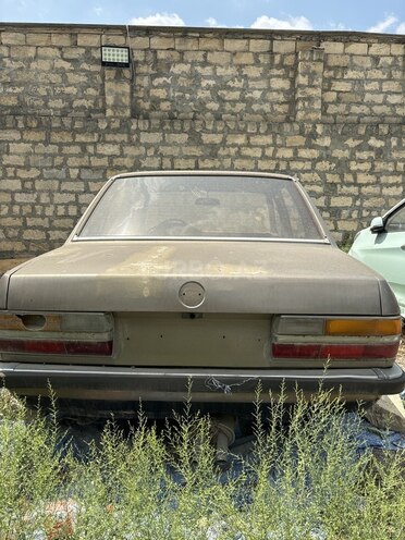 BMW 523 1983, 319,000 km - 1.8 l - Bakı