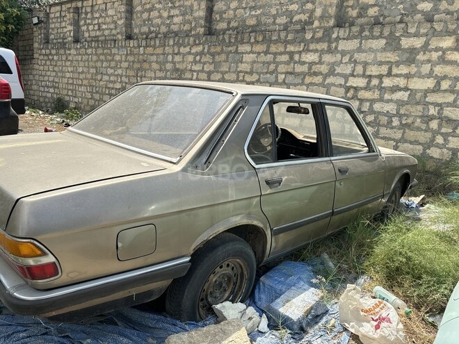 BMW 523 1983, 319,000 km - 1.8 l - Bakı
