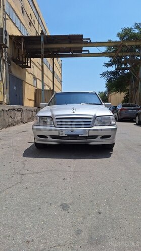 Mercedes C 200 2000, 318,419 km - 2.0 l - Bakı