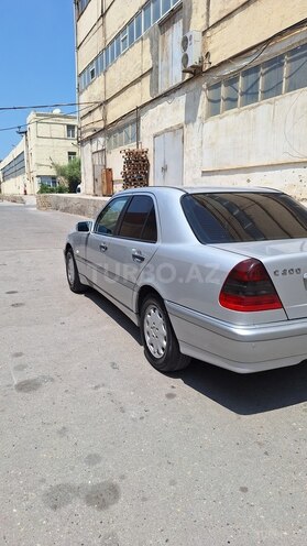 Mercedes C 200 2000, 318,419 km - 2.0 l - Bakı