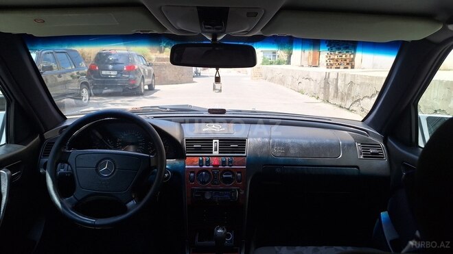 Mercedes C 200 2000, 318,419 km - 2.0 l - Bakı