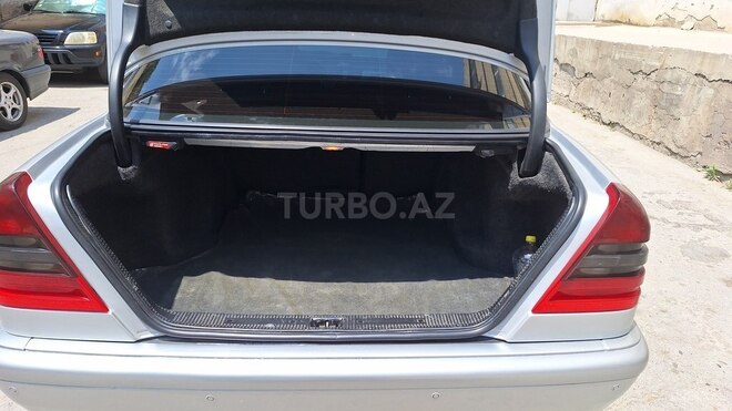 Mercedes C 200 2000, 318,419 km - 2.0 l - Bakı