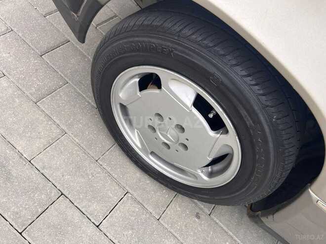 Mercedes E 200 1993, 363,222 km - 2.0 l - Şəmkir