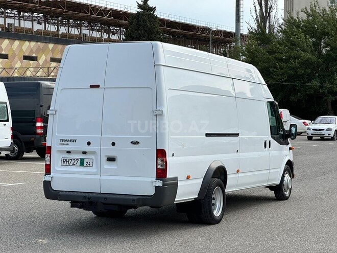 Ford Transit-5