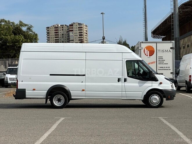 Ford Transit-3