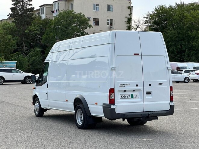 Ford Transit-4