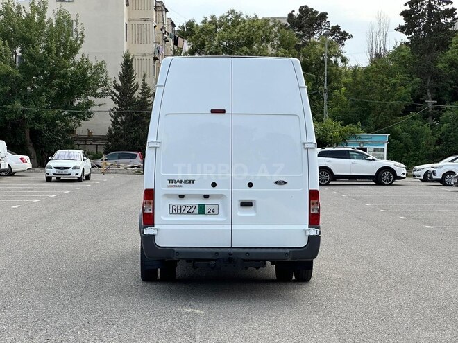 Ford Transit-6