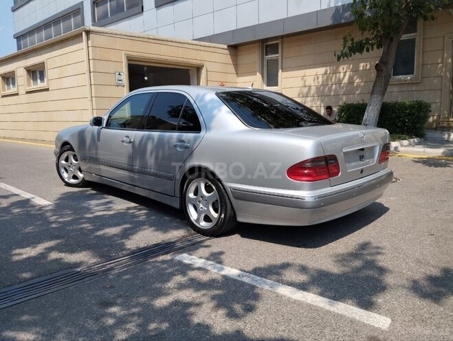 Mercedes E 280 2001, 278,455 km - 2.8 л - Bakı