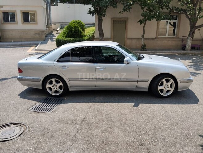 Mercedes E 280 2001, 278,455 km - 2.8 л - Bakı
