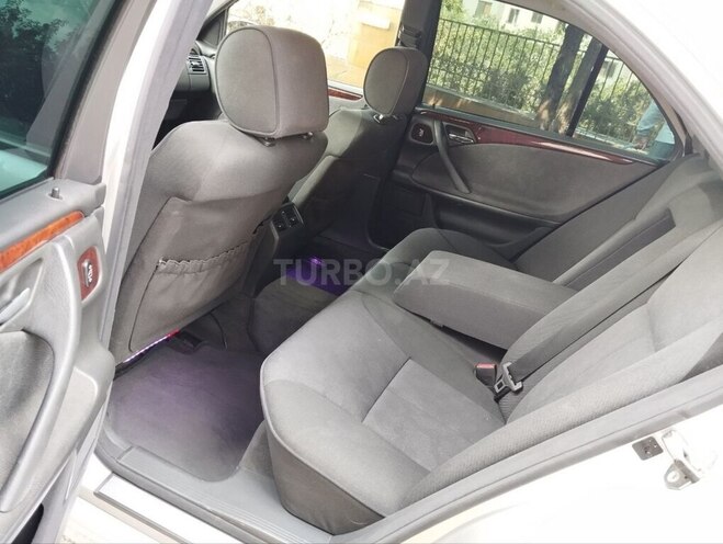 Mercedes E 280 2001, 278,455 km - 2.8 л - Bakı