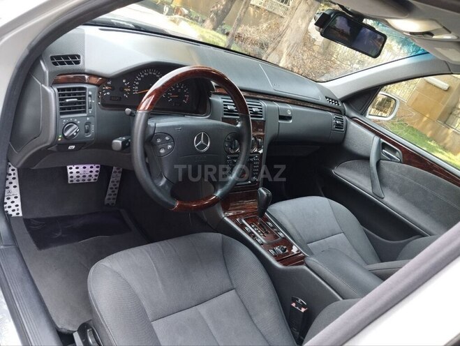 Mercedes E 280 2001, 278,455 km - 2.8 л - Bakı