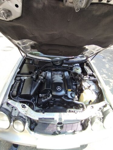 Mercedes E 280 2001, 278,455 km - 2.8 л - Bakı