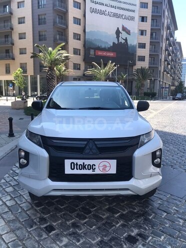 Mitsubishi L200-2