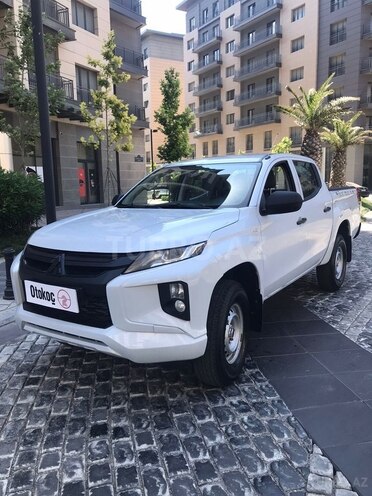 Mitsubishi L200-4