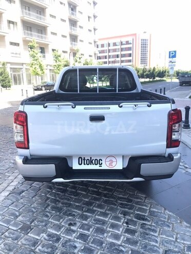 Mitsubishi L200-9