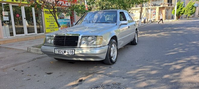 Mercedes E 250 1991, 153,000 km - 2.5 l - Qazax