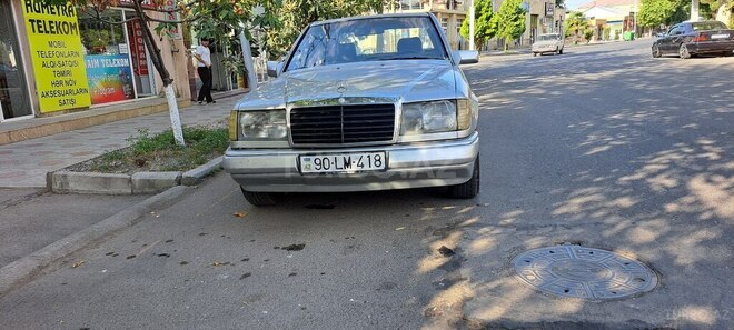 Mercedes E 250 1991, 153,000 km - 2.5 l - Qazax