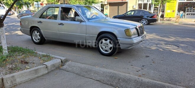 Mercedes E 250 1991, 153,000 km - 2.5 l - Qazax