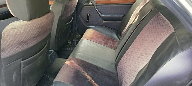 Mercedes E 250 1991, 153,000 km - 2.5 l - Qazax