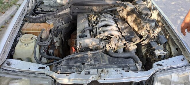 Mercedes E 250 1991, 153,000 km - 2.5 l - Qazax
