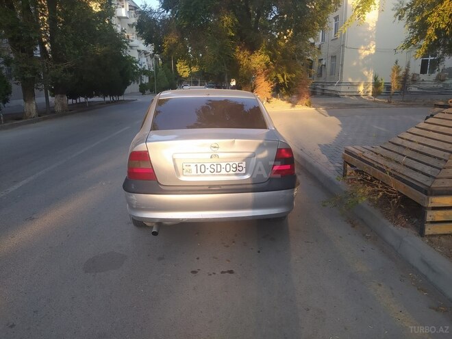 Opel Vectra 1996, 365,000 km - 2.0 l - Sumqayıt