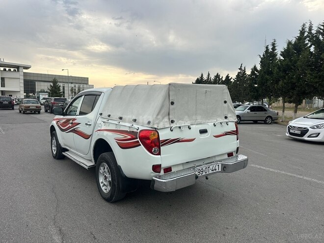 Mitsubishi L200 2007, 205,000 km - 2.5 l - Bakı