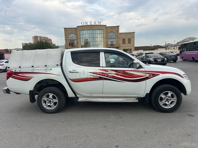 Mitsubishi L200 2007, 205,000 km - 2.5 l - Bakı