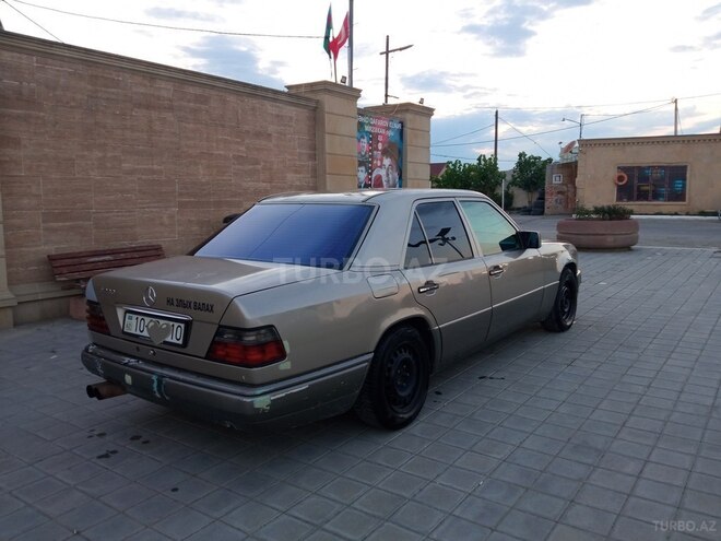 Mercedes E 280 1994, 284,000 km - 2.8 l - Siyəzən