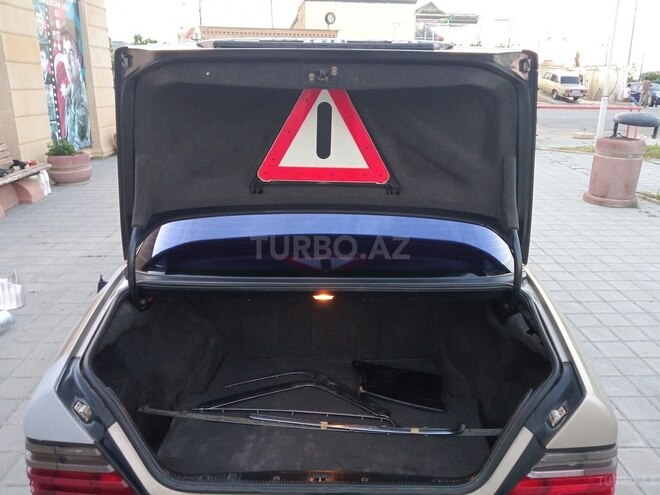 Mercedes E 280 1994, 284,000 km - 2.8 l - Siyəzən
