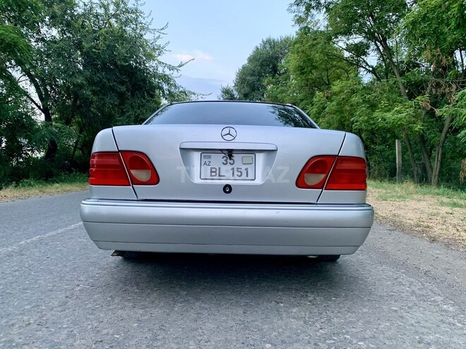 Mercedes E 230 1996, 312,000 km - 2.3 л - Qazax