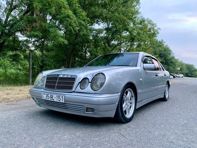 Mercedes E 230 1996, 312,000 km - 2.3 л - Qazax