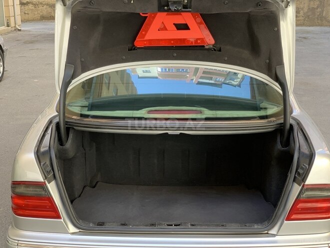 Mercedes E 320 2001, 378,012 km - 3.2 l - Bakı