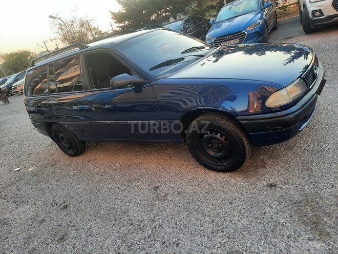 Opel Astra 1996, 569,804 km - 1.6 l - Zaqatala