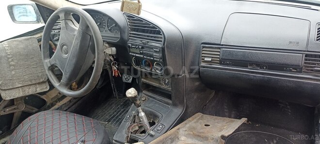 BMW 318 1994, 253,000 km - 1.8 l - Bakı