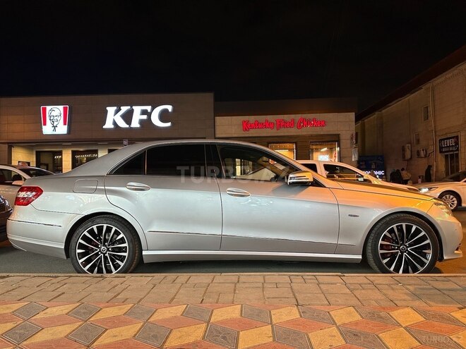 Mercedes E 200 2011, 228,000 km - 1.8 л - Bakı