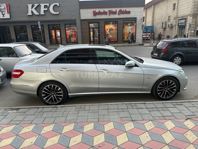 Mercedes E 200 2011, 228,000 km - 1.8 л - Bakı