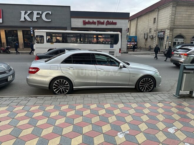 Mercedes E 200 2011, 228,000 km - 1.8 л - Bakı
