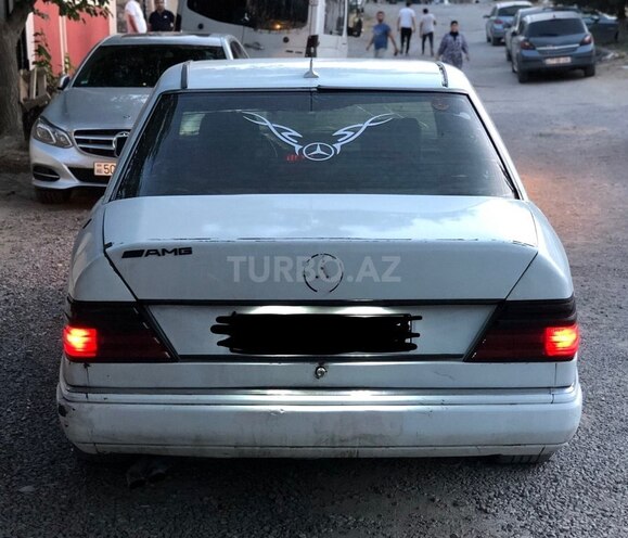 Mercedes E 220 d 1992, 200,000 km - 2.0 l - Bakı