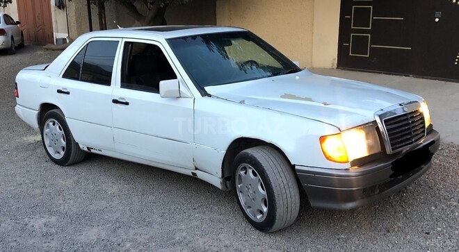 Mercedes E 220 d 1992, 200,000 km - 2.0 l - Bakı