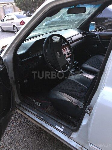 Mercedes E 220 d 1992, 200,000 km - 2.0 l - Bakı